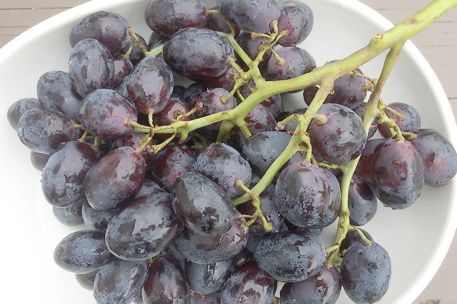 Organic Black Seedless Grapes | Produce Geek